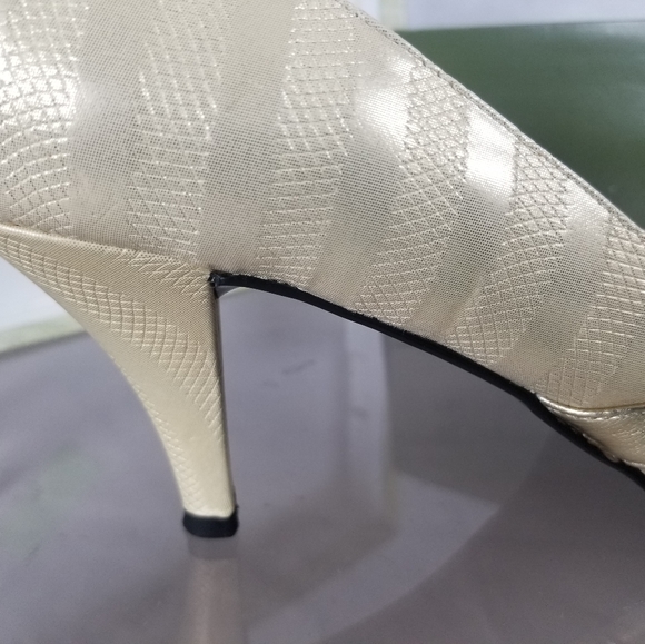 J. Renee' - Picture 3 of 8